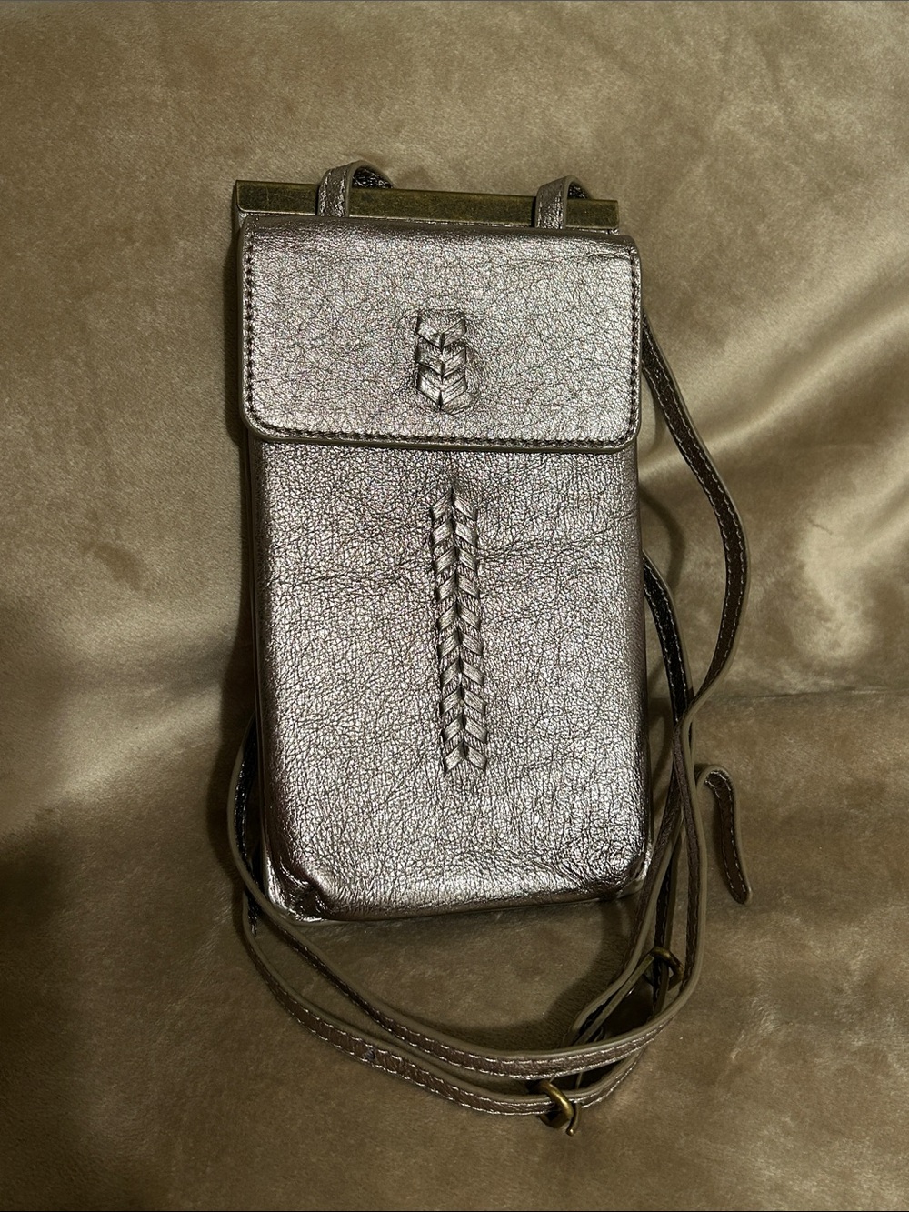 The Sak Metallic Rose Gold Leather Phone and Wallet Crossbody Bag NWOT